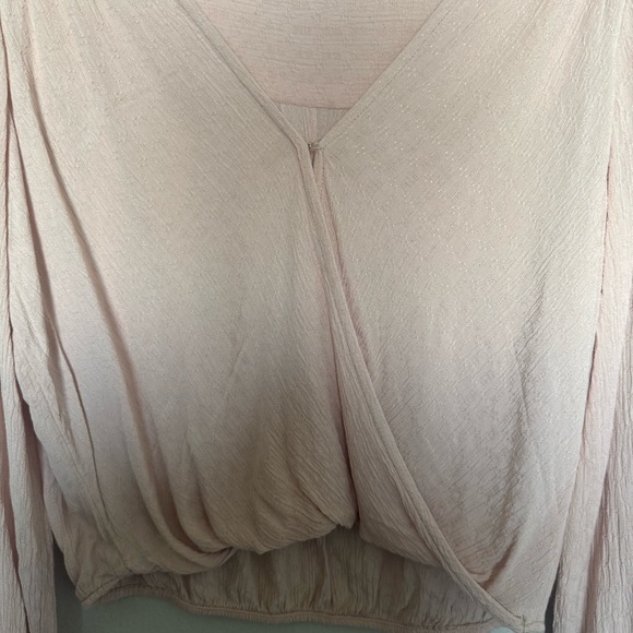 American Eagle Outfitters Blush Wrap Blouse Size Medium - Picture 3 of 7
